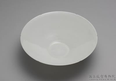 图片[2]-Hibiscus-rimmed bowl with auspicious decoration in sweet-white glaze, Ming dynasty (1368-1644)-China Archive